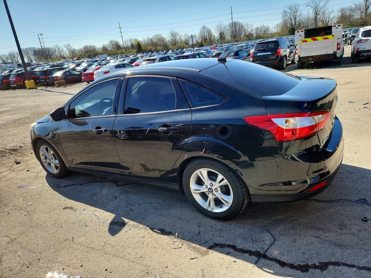2014 FORD FOCUS SE photo 4