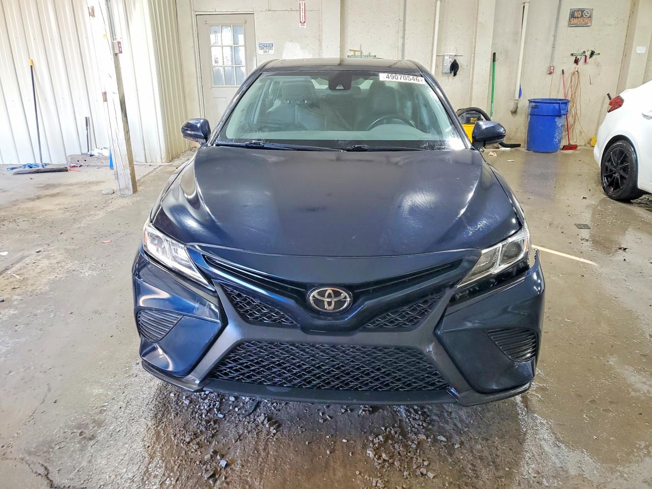 2019 TOYOTA CAMRY SE photo 9