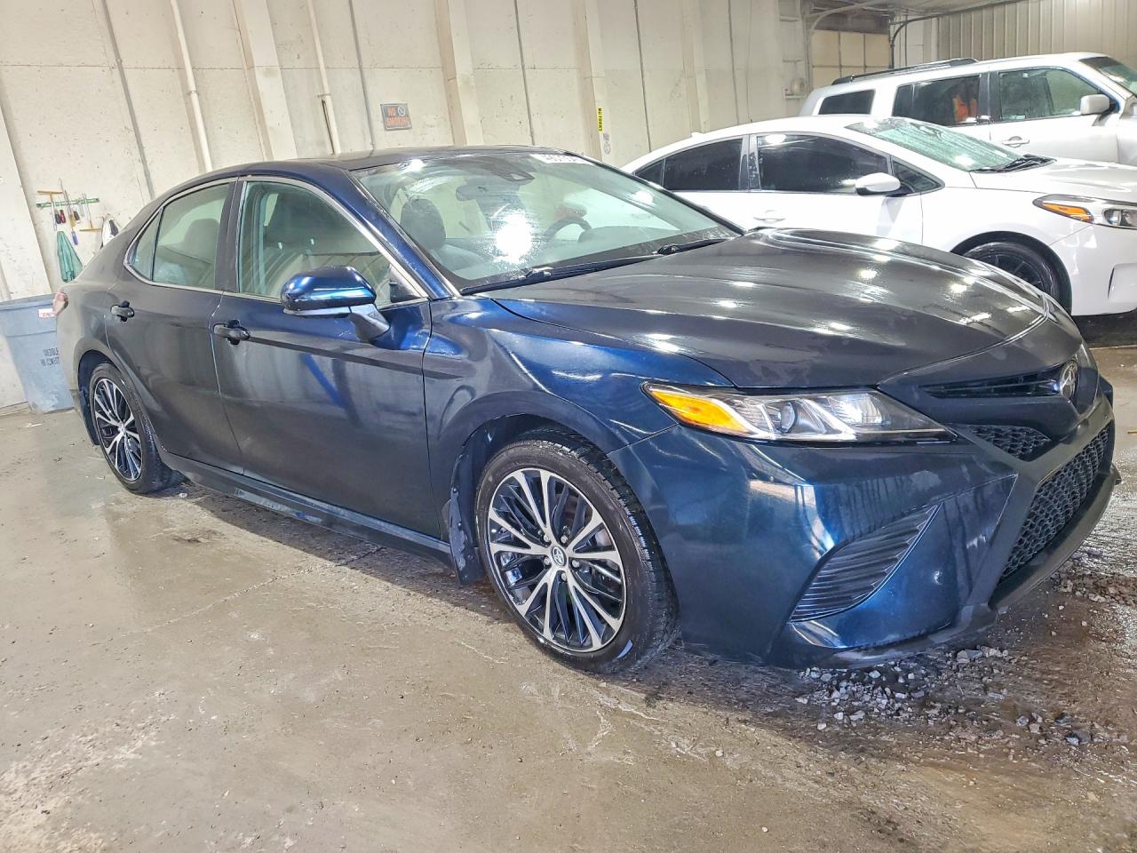 2019 TOYOTA CAMRY SE photo 7