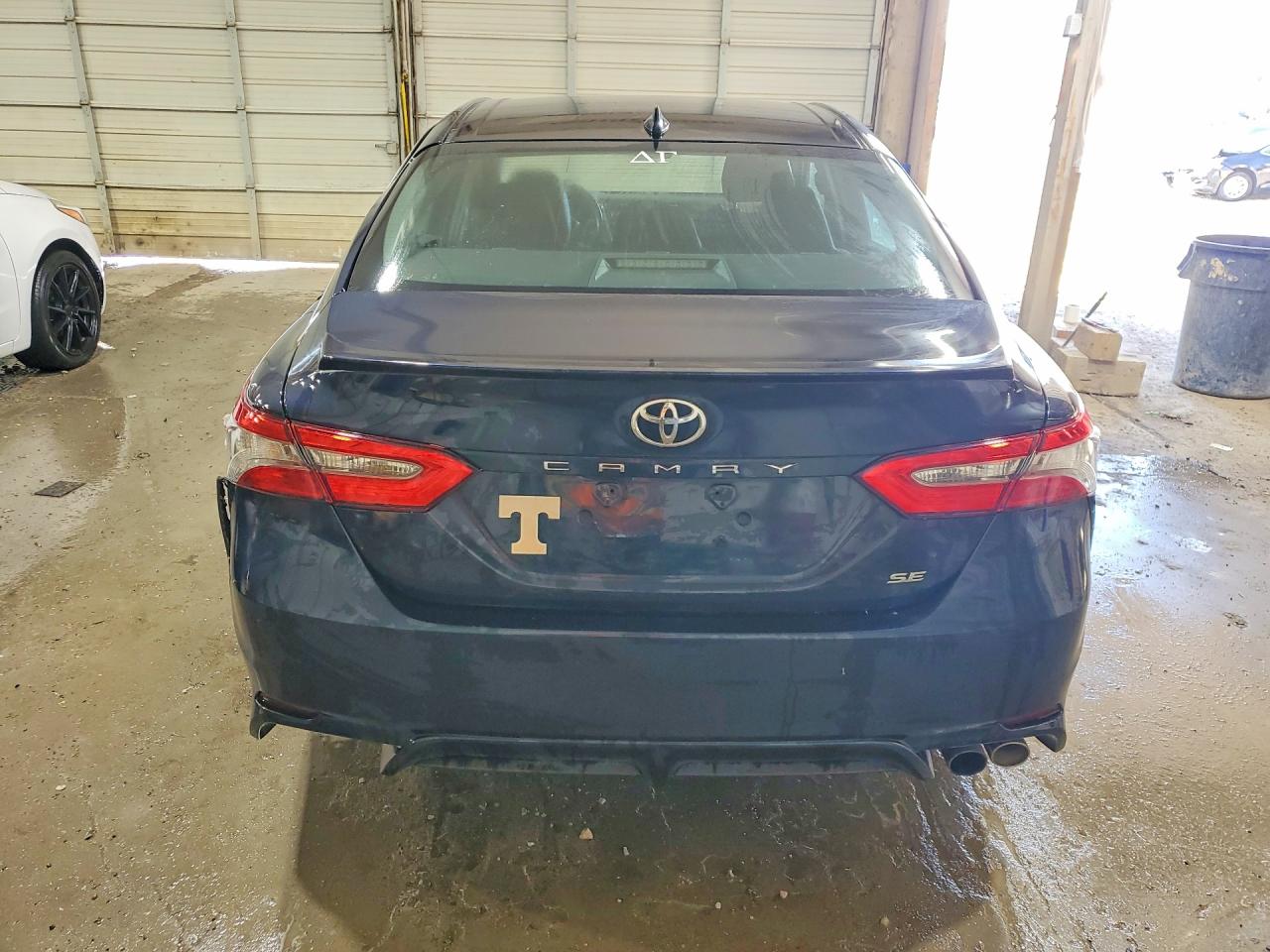 2019 TOYOTA CAMRY SE photo 11