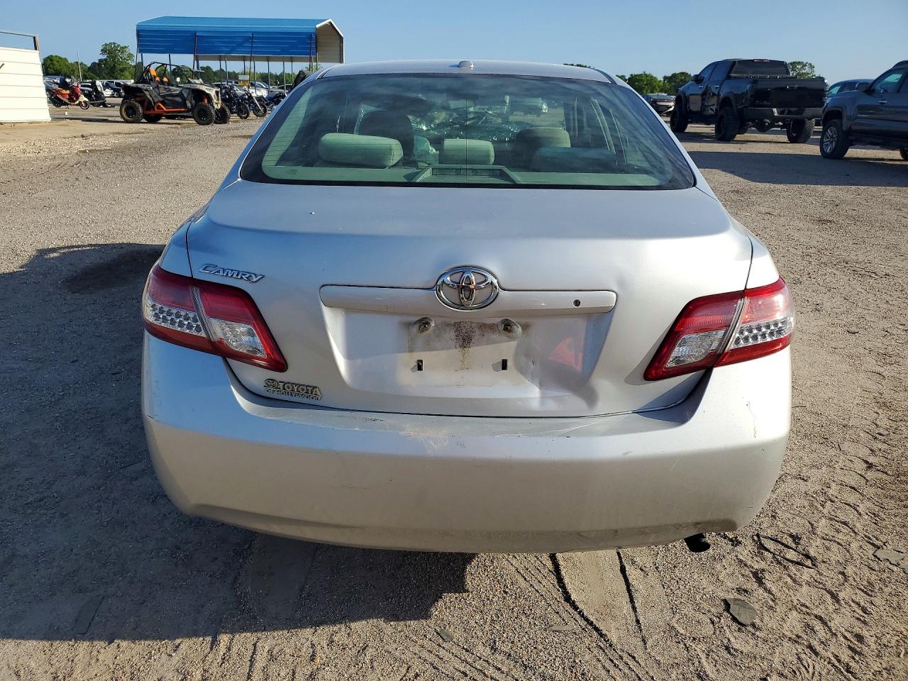 2010 TOYOTA CAMRY BASE photo 11