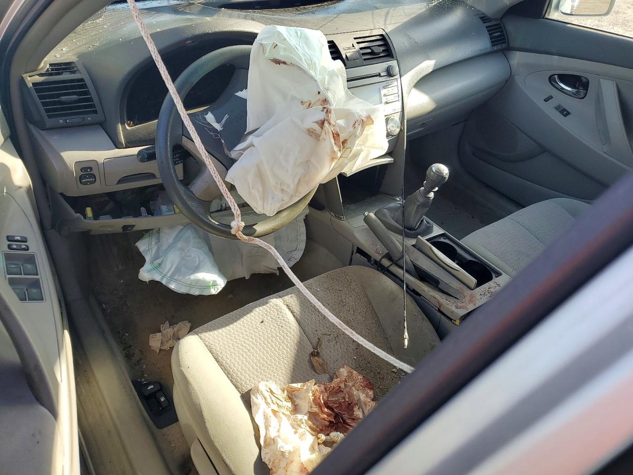 2010 TOYOTA CAMRY BASE photo 15