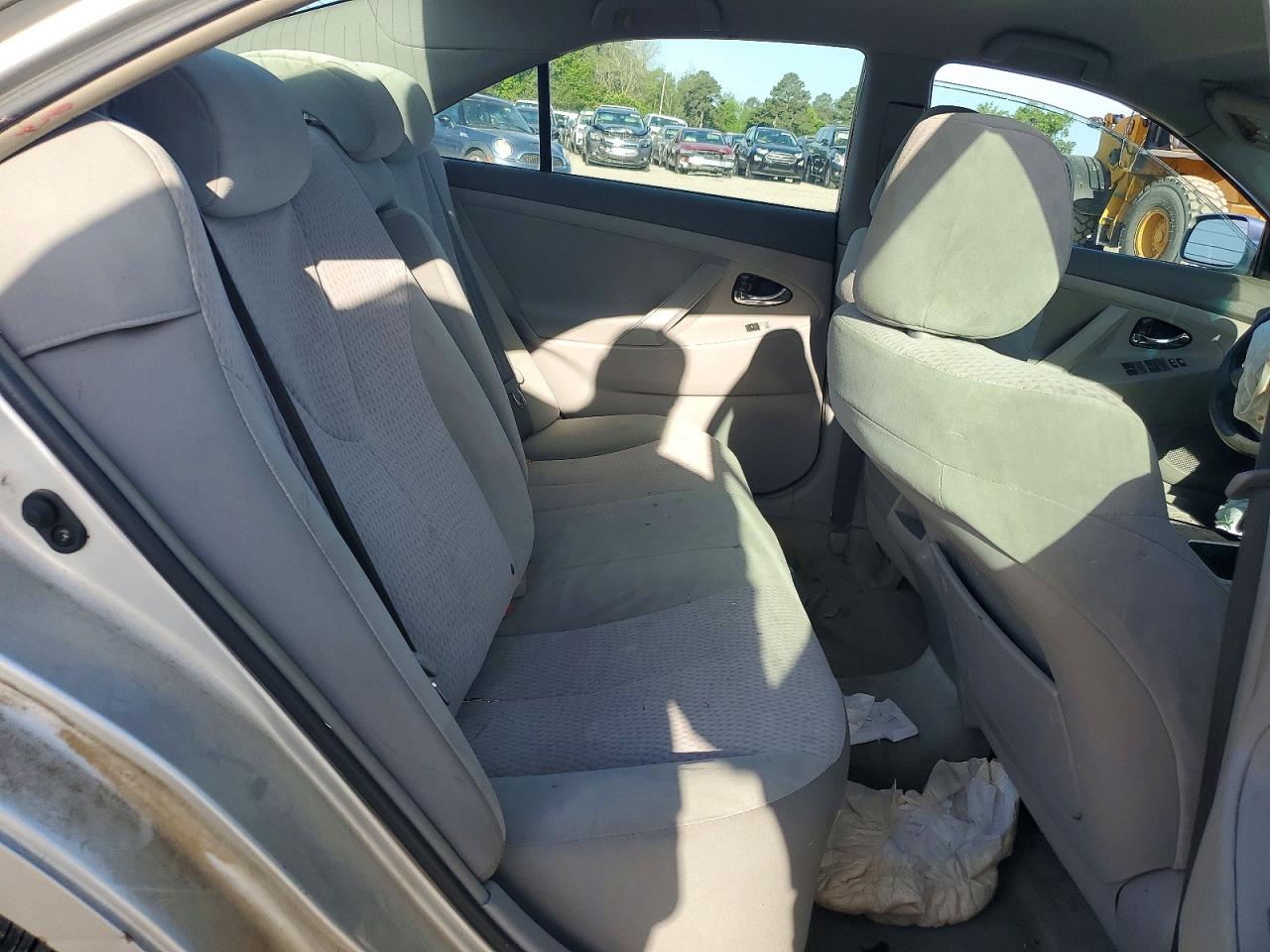 2010 TOYOTA CAMRY BASE photo 19