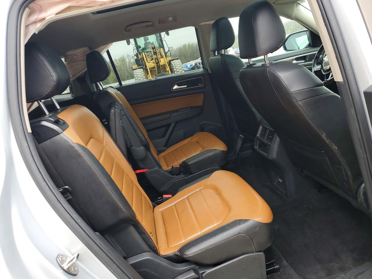2018 VOLKSWAGEN ATLAS SEL PREMIUM photo 11