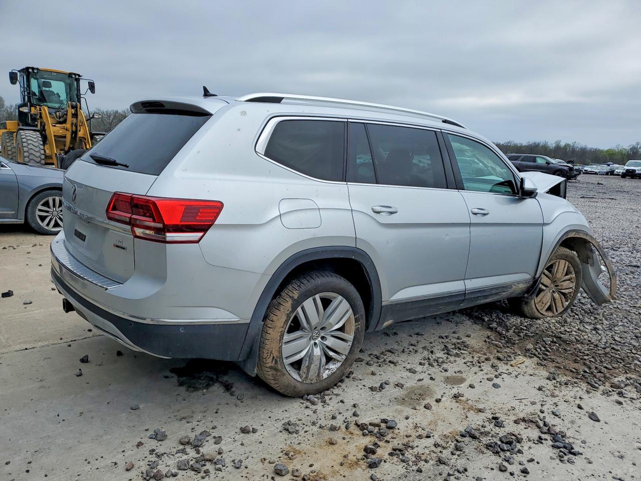 2018 VOLKSWAGEN ATLAS SEL PREMIUM photo 3