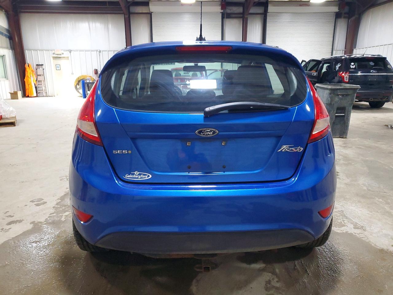 2011 FORD FIESTA SES photo 16