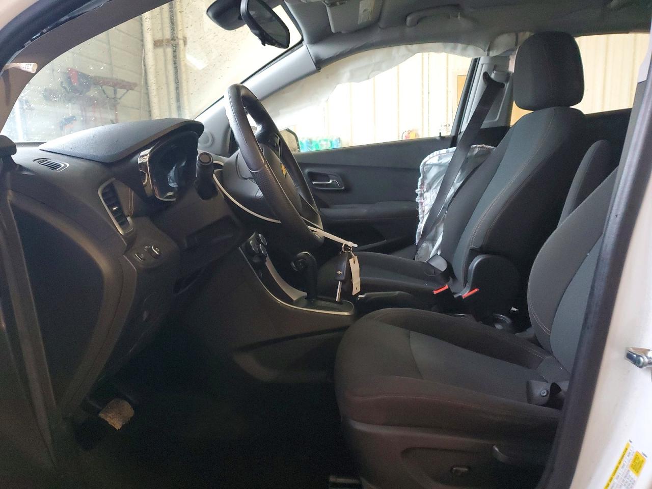 2018 CHEVROLET TRAX LS photo 19