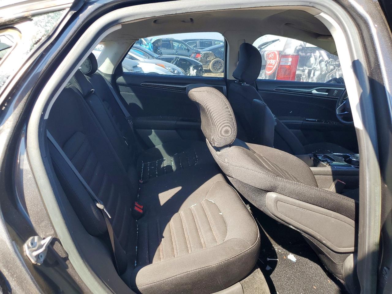 2015 FORD FUSION SE photo 19