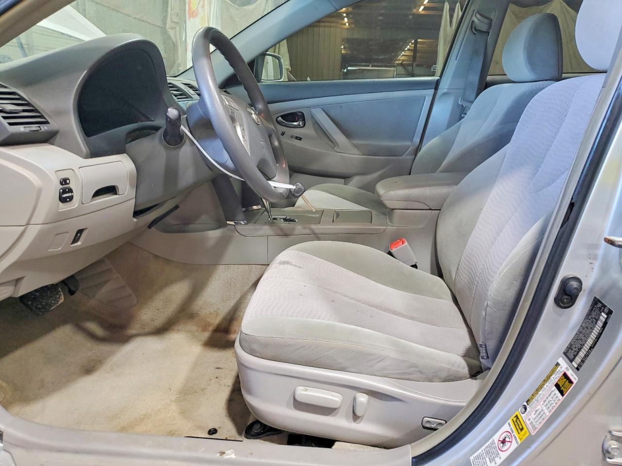 2011 TOYOTA CAMRY LE photo 7