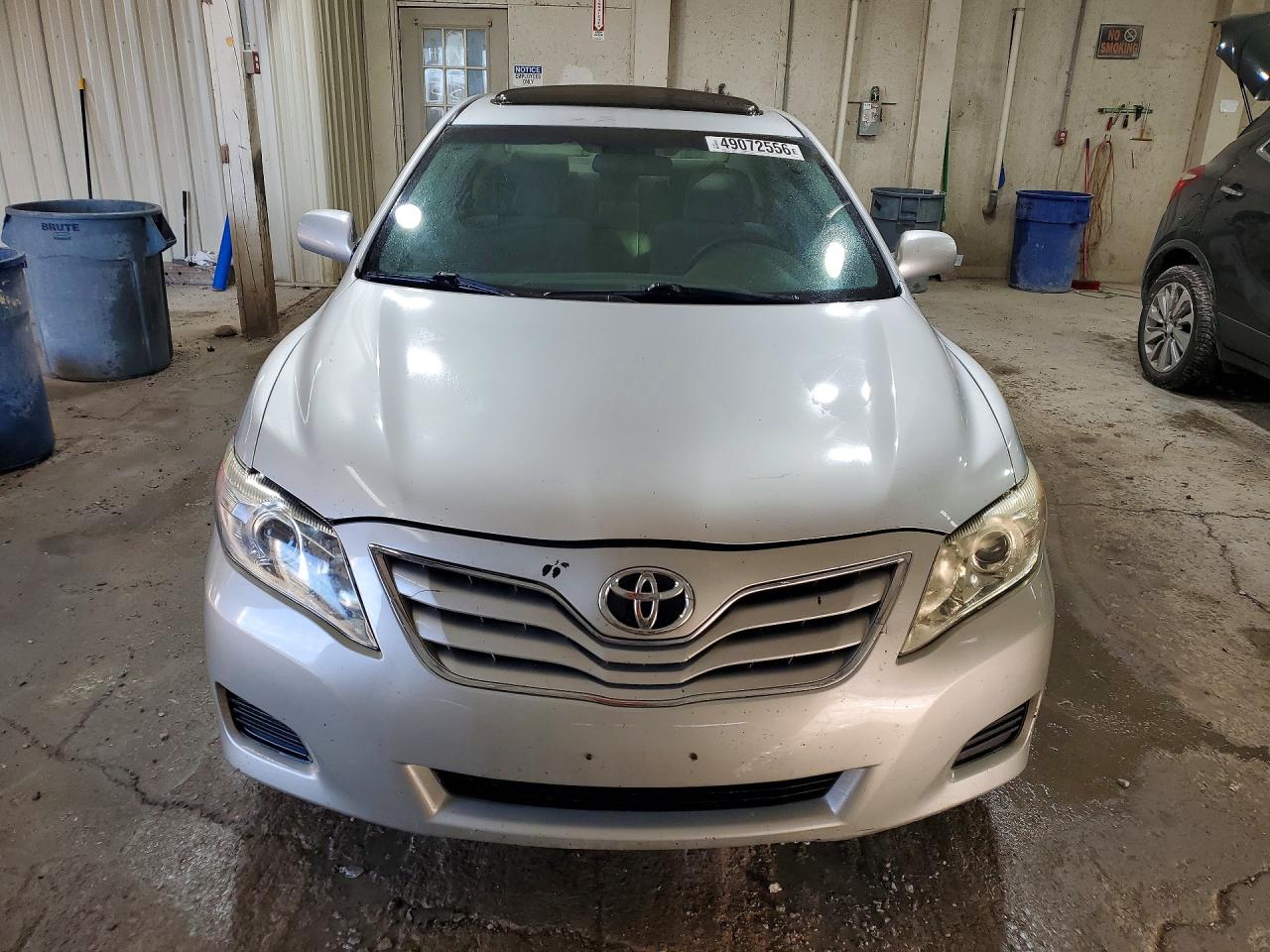 2011 TOYOTA CAMRY LE photo 5