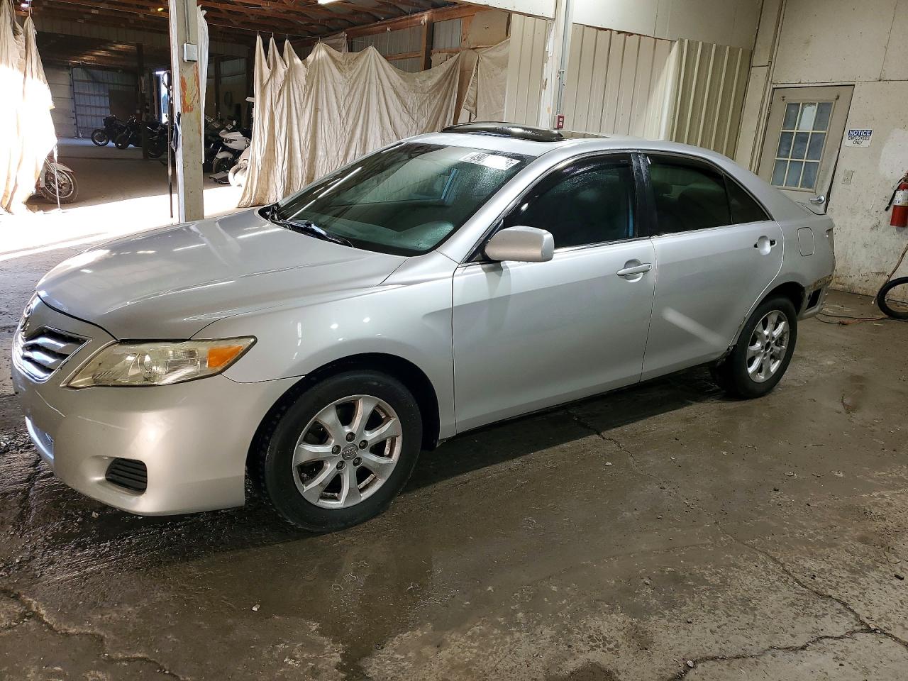 2011 TOYOTA CAMRY