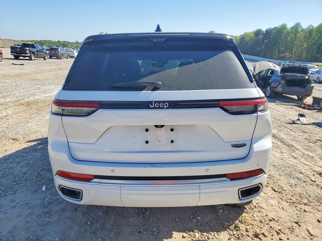 2023 JEEP GRAND CHEROKEE SUMMIT photo 11