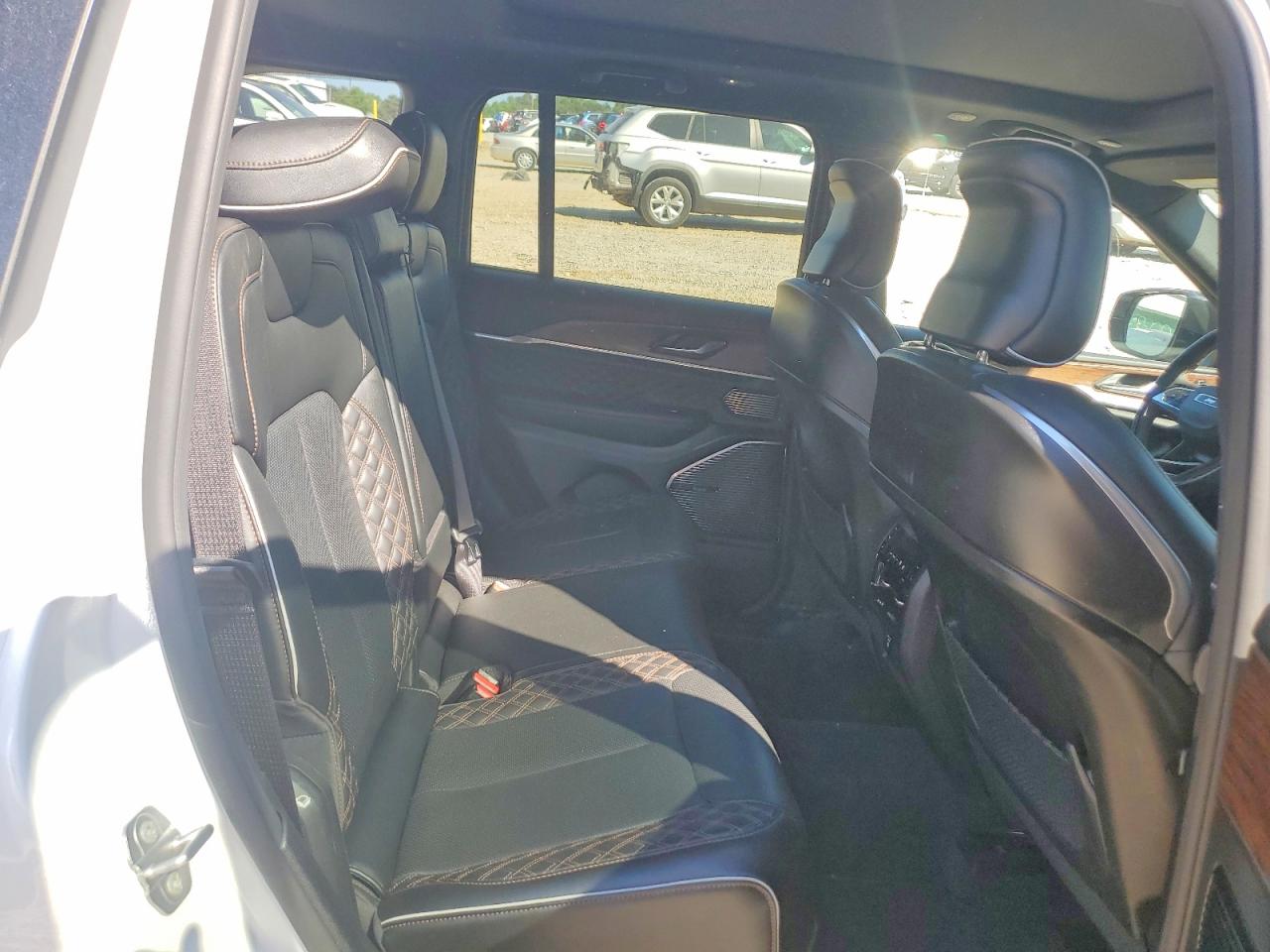 2023 JEEP GRAND CHEROKEE SUMMIT photo 21
