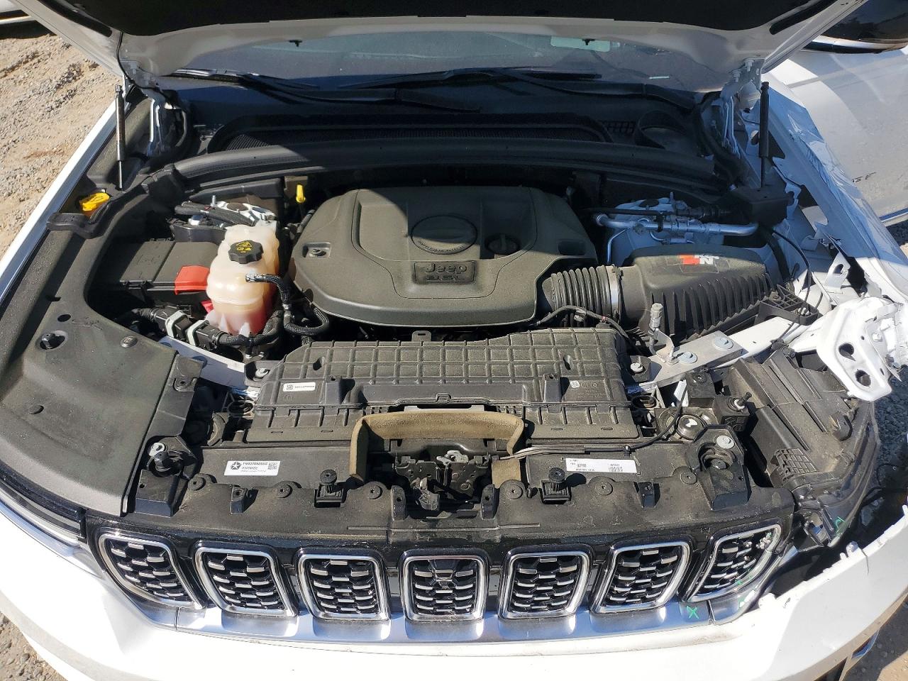 2023 JEEP GRAND CHEROKEE SUMMIT photo 23