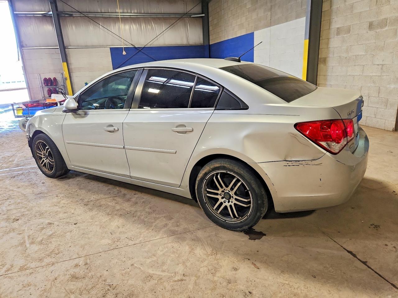 2015 CHEVROLET CRUZE LT photo 3