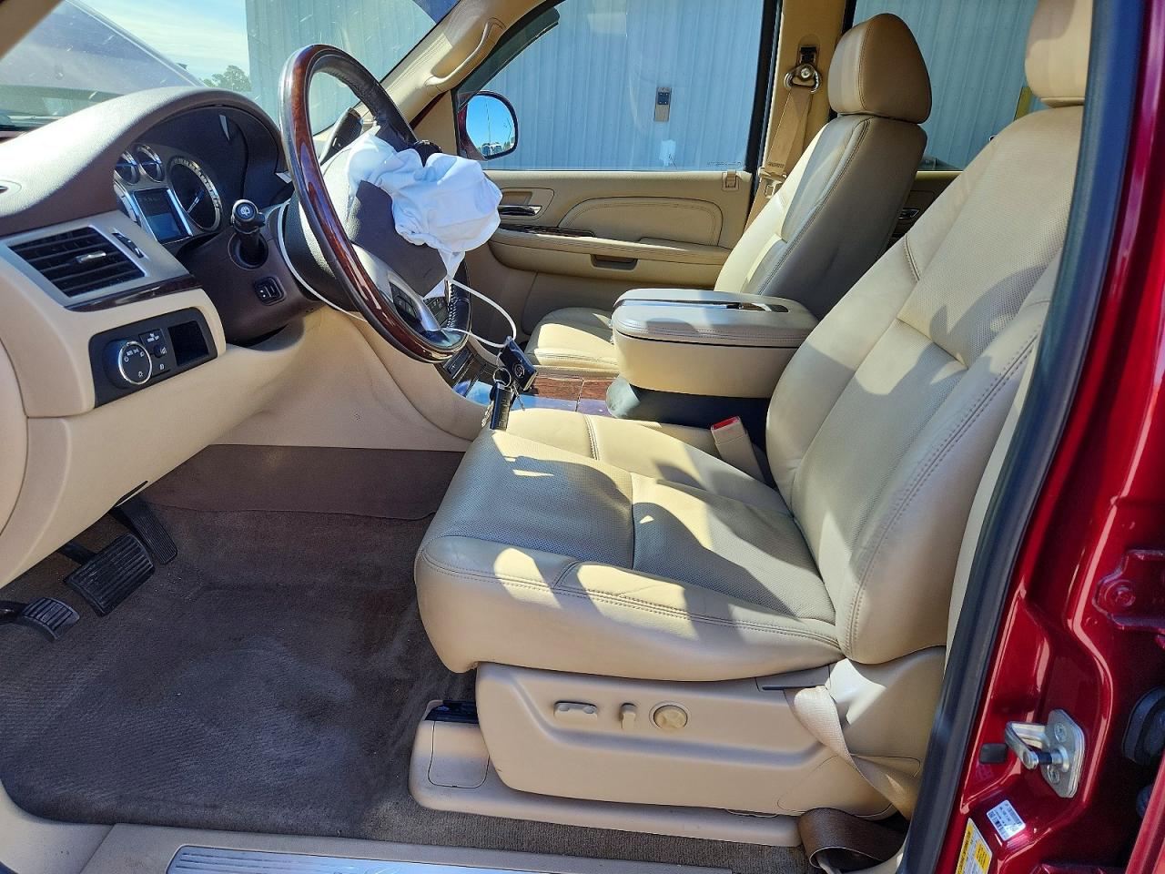 2009 CADILLAC ESCALADE LUXURY photo 7