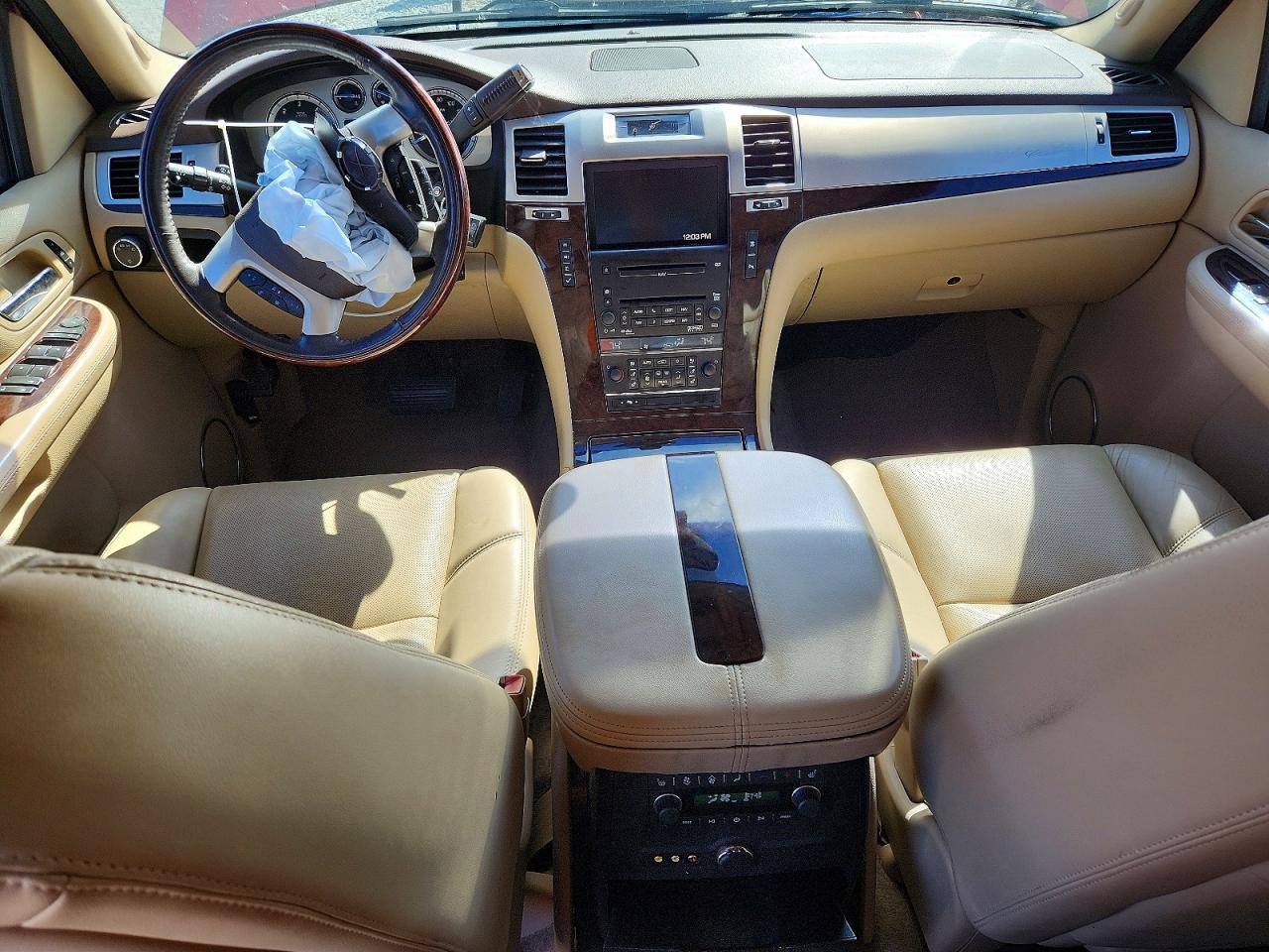 2009 CADILLAC ESCALADE LUXURY photo 8