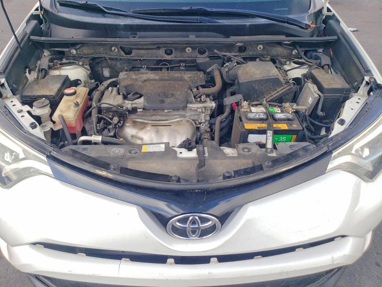 2016 TOYOTA RAV4 SE photo 12