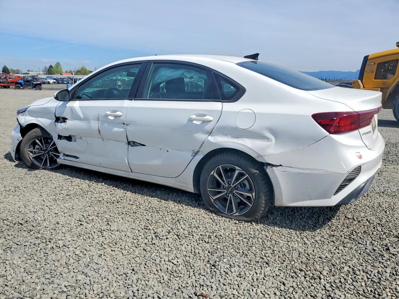 2023 KIA FORTE LXS photo 4