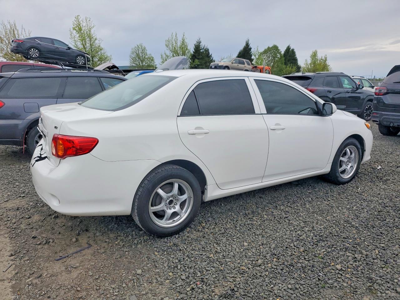 2010 TOYOTA COROLLA LE photo 5