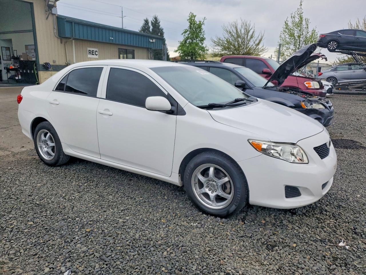 2010 TOYOTA COROLLA LE photo 7