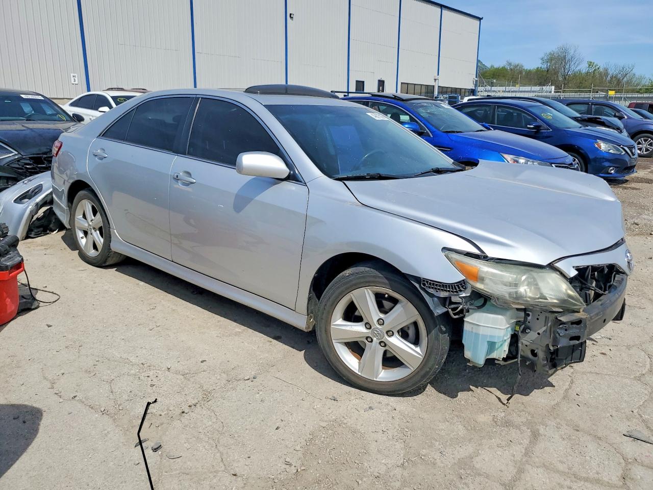 2011 TOYOTA CAMRY SE photo 7