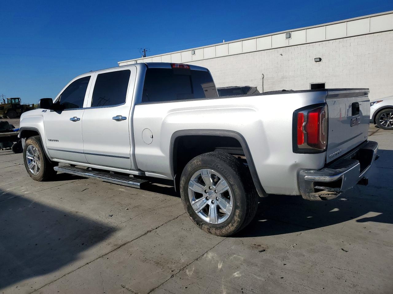 2017 GMC SIERRA K1500 SLT photo 4