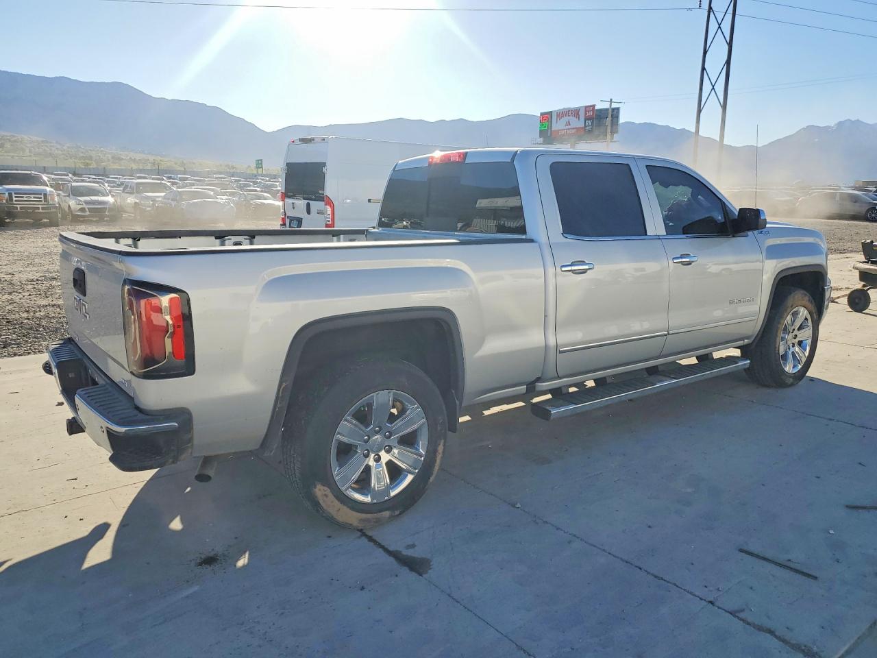 2017 GMC SIERRA K1500 SLT photo 7