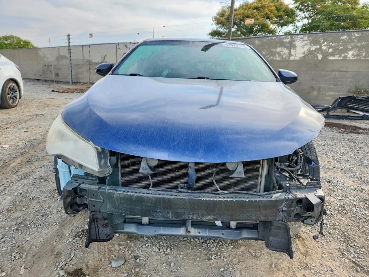 2015 TOYOTA CAMRY LE photo 5