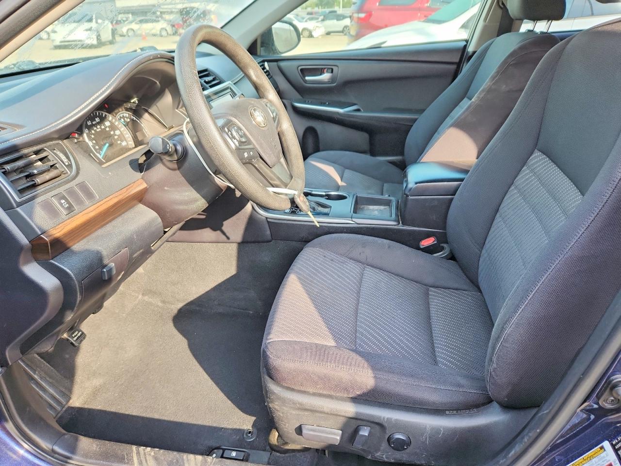 2015 TOYOTA CAMRY LE photo 7