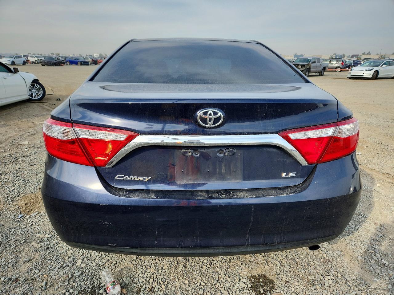 2015 TOYOTA CAMRY LE photo 6