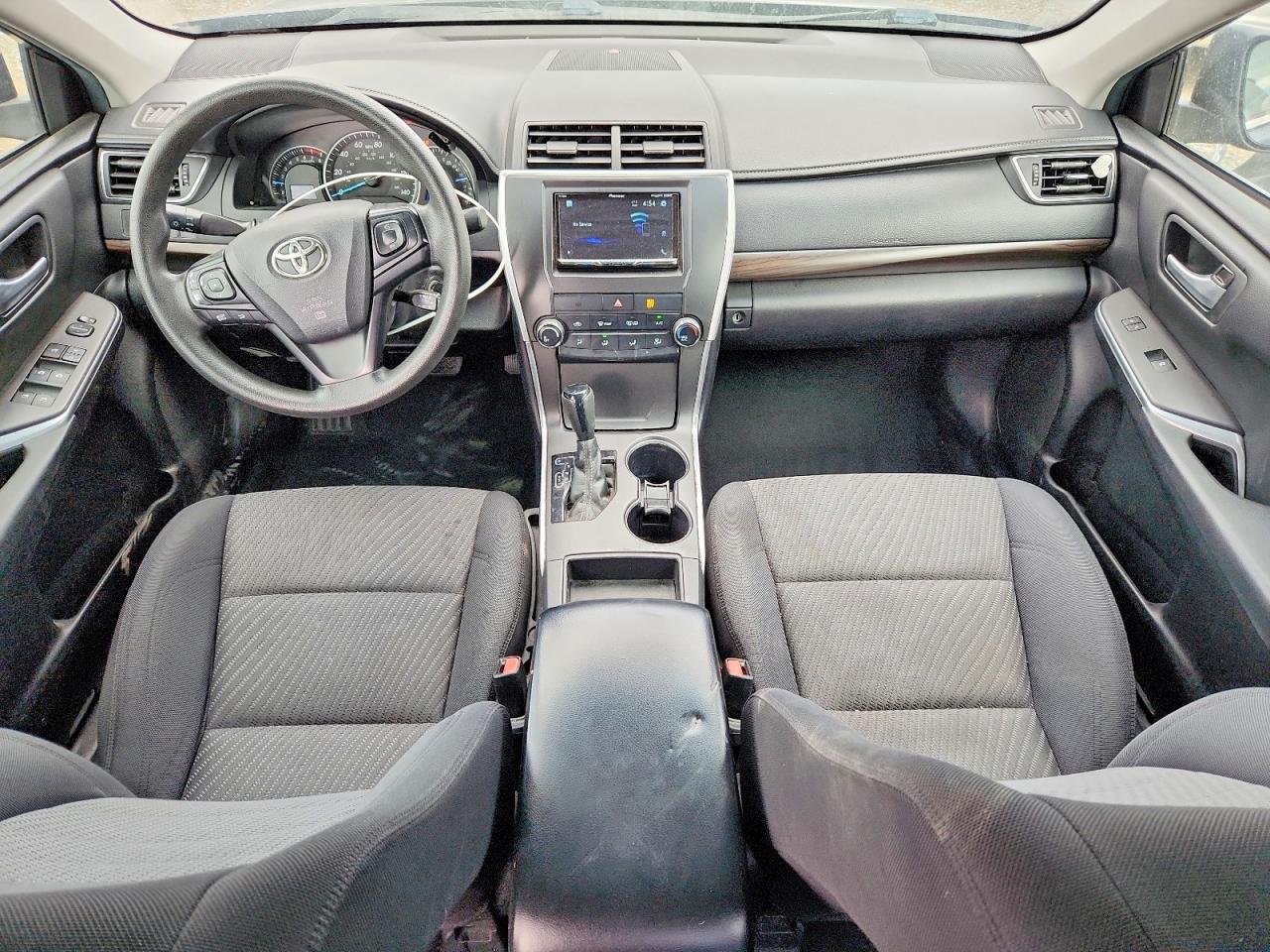 2015 TOYOTA CAMRY LE photo 8