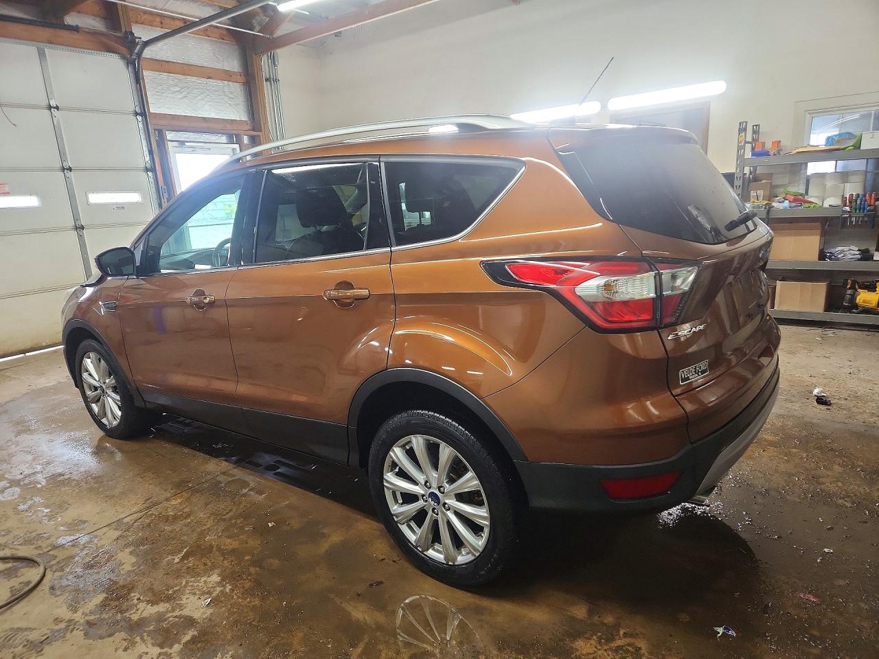 2017 FORD ESCAPE TITANIUM photo 3