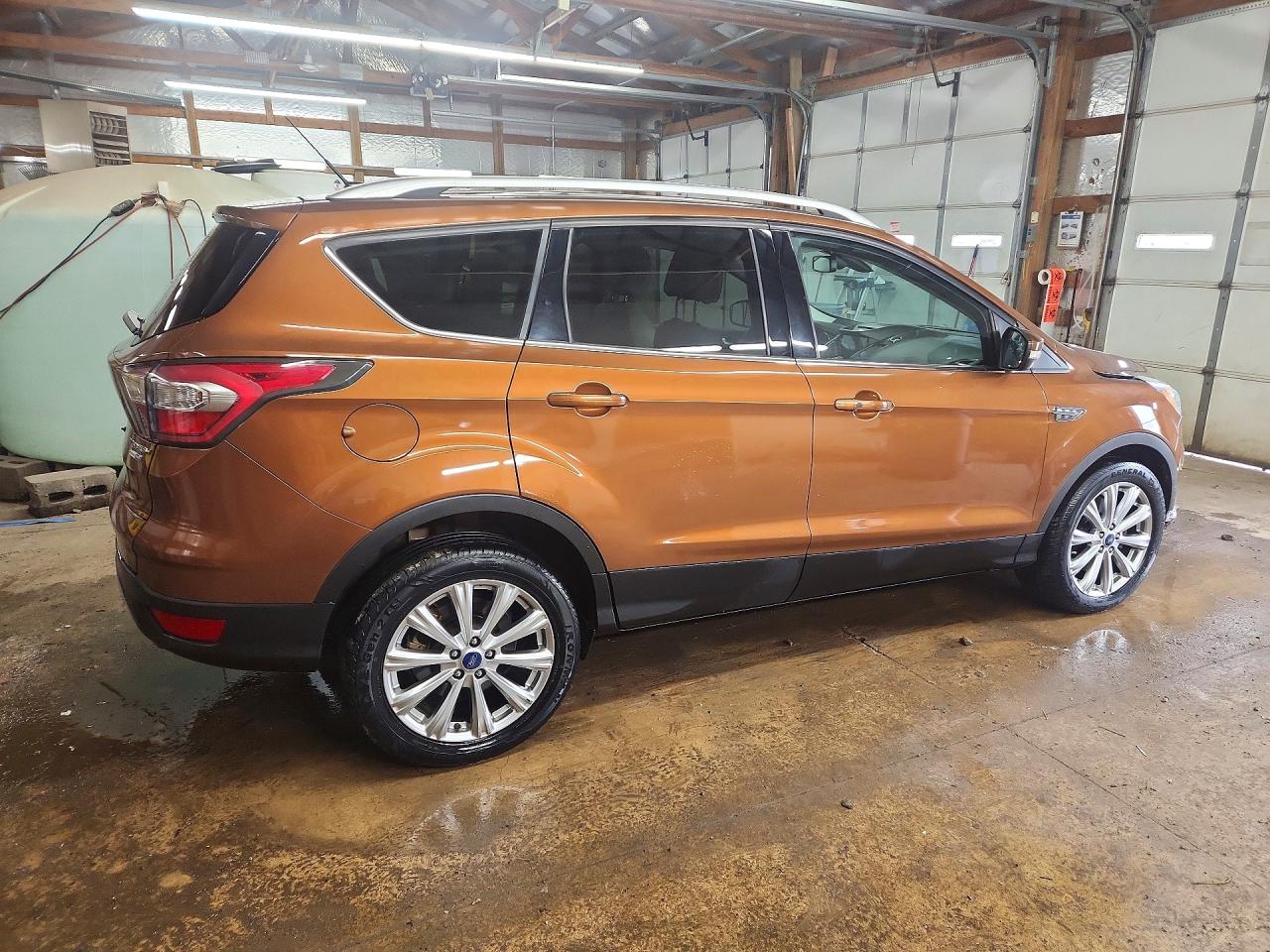 2017 FORD ESCAPE TITANIUM photo 5