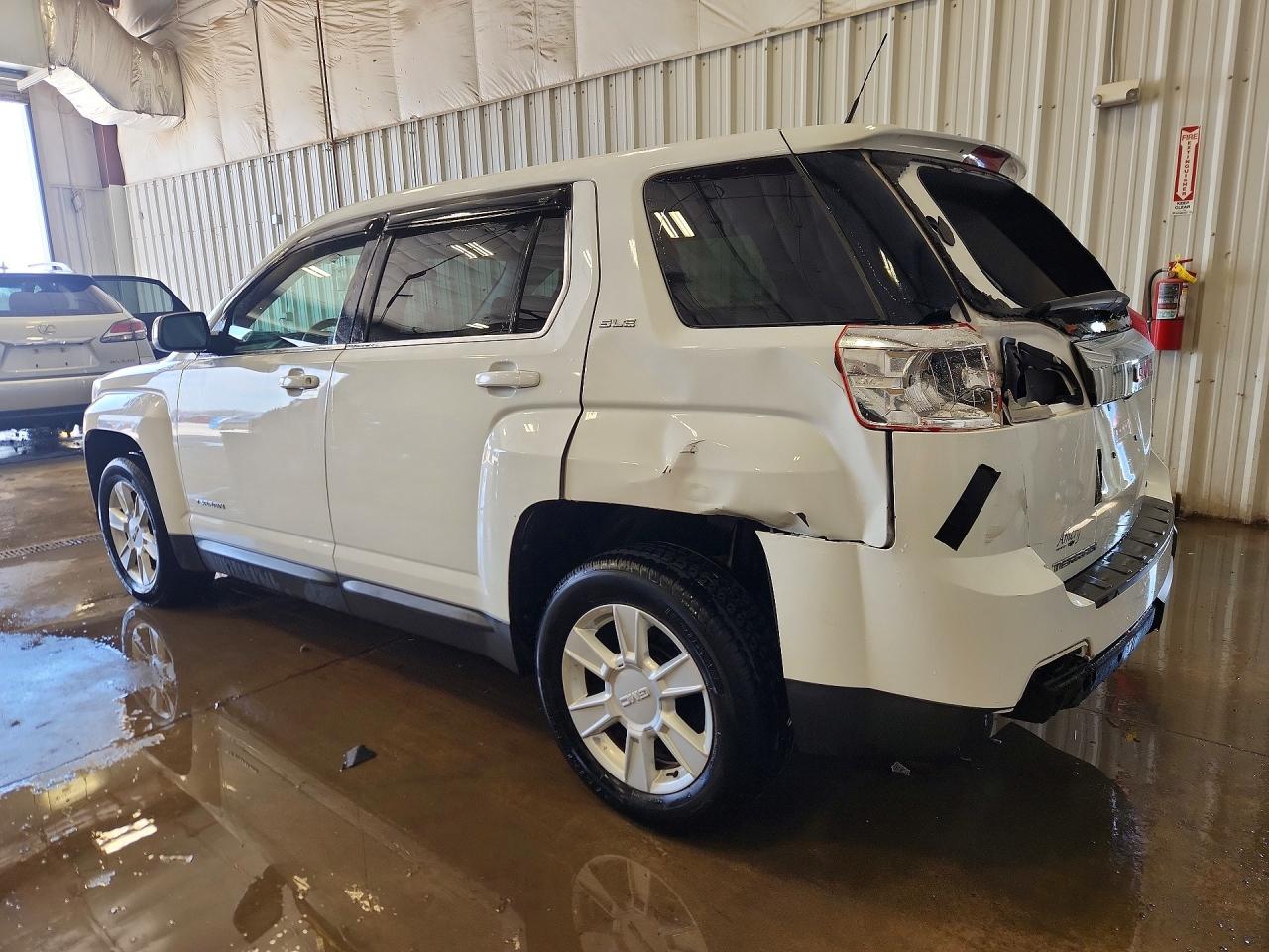 2011 GMC TERRAIN SLE photo 4