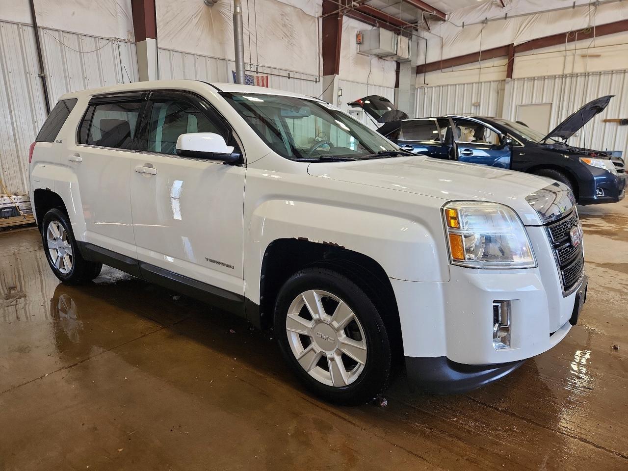 2011 GMC TERRAIN SLE photo 10