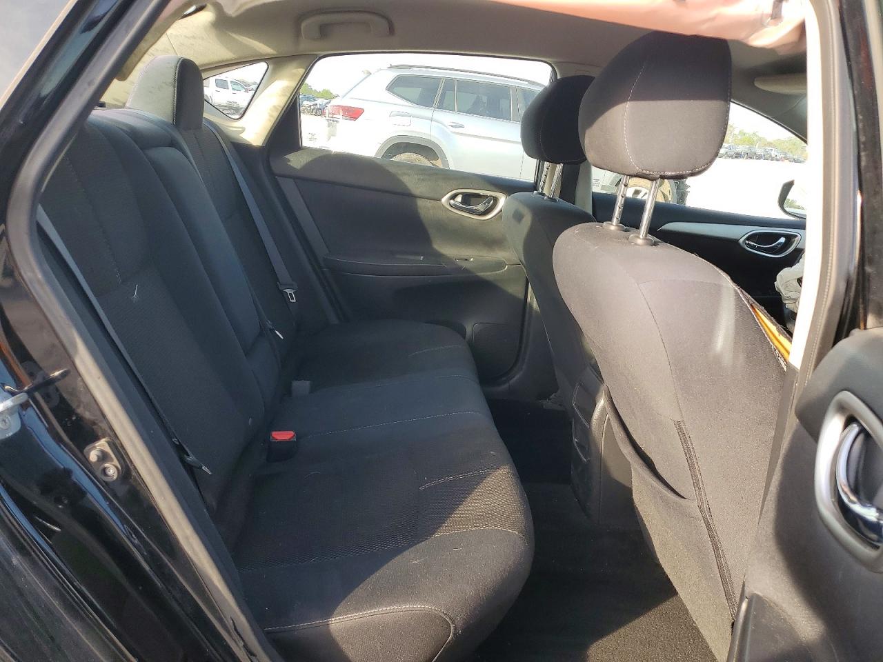 2015 NISSAN SENTRA S photo 28