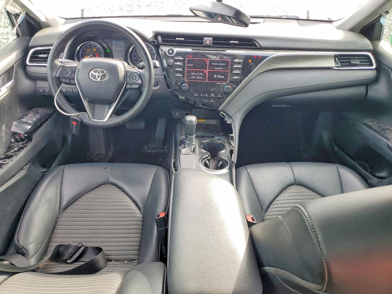2018 TOYOTA CAMRY SE photo 8