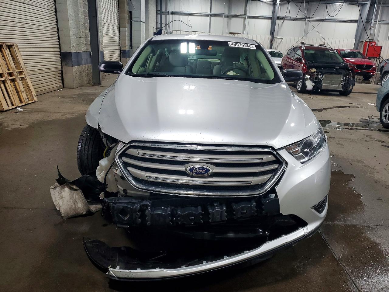 2015 FORD TAURUS SE photo 9