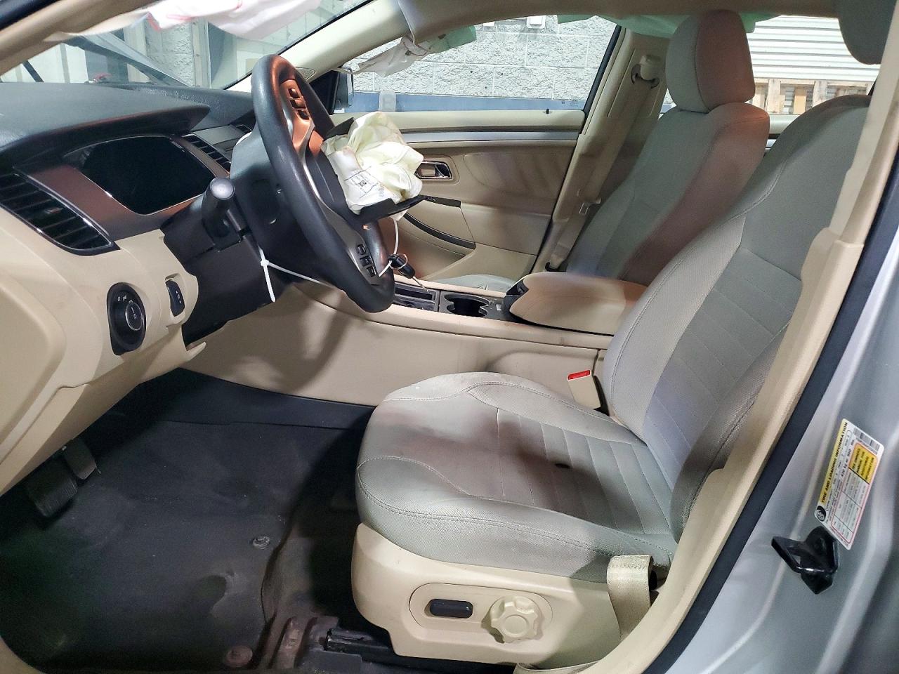 2015 FORD TAURUS SE photo 13