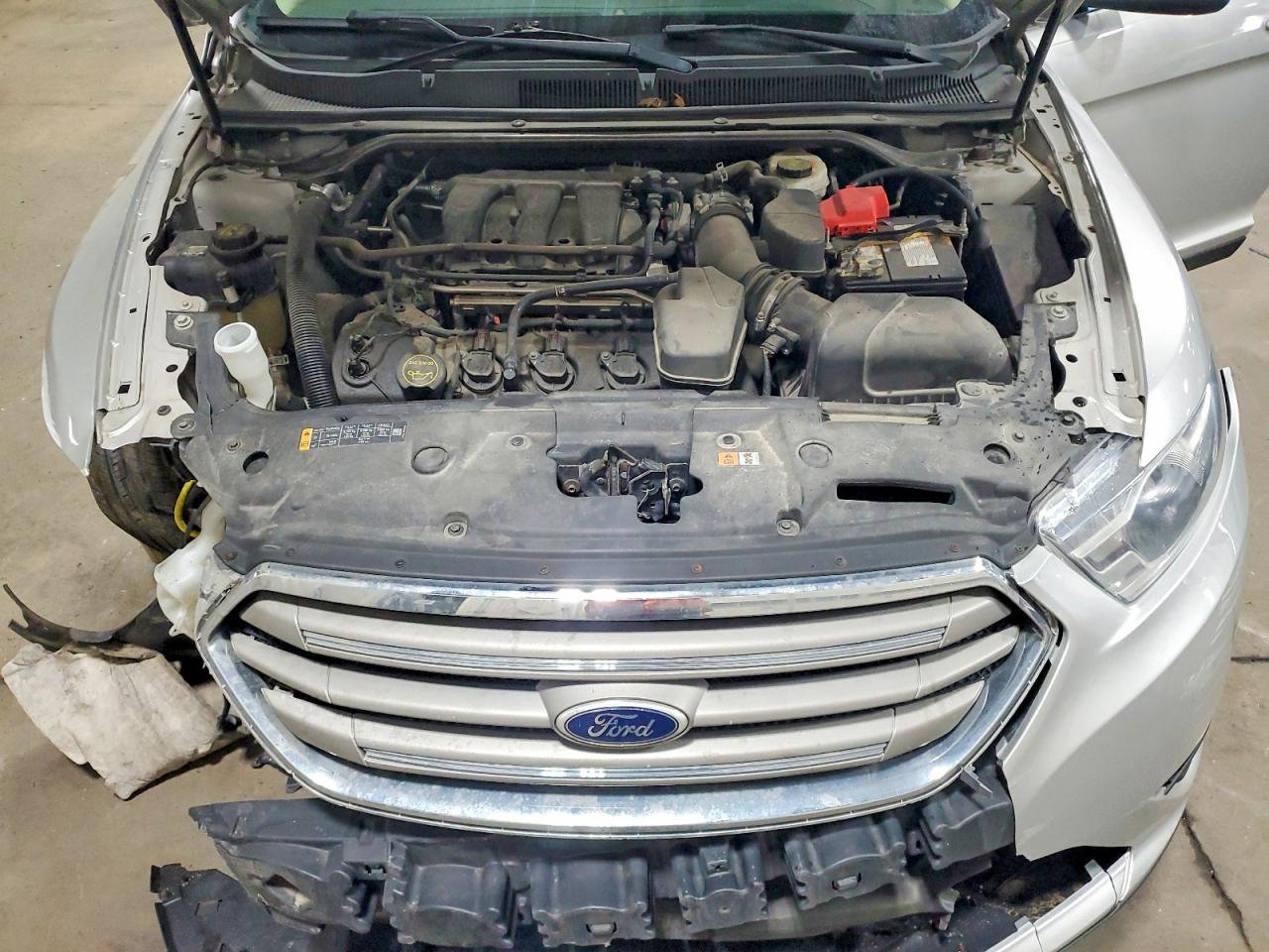 2015 FORD TAURUS SE photo 21