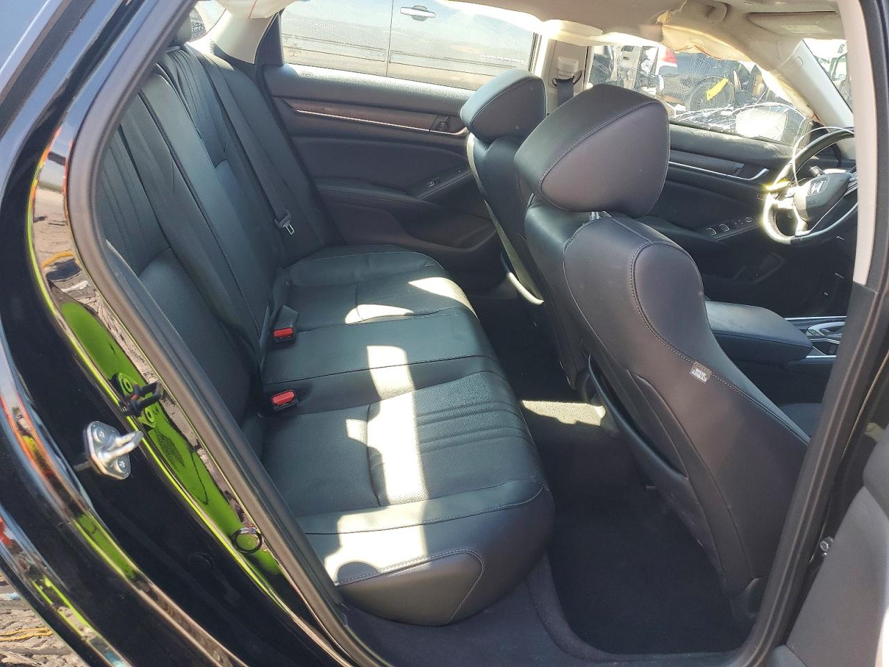 2018 HONDA ACCORD TOURING photo 10