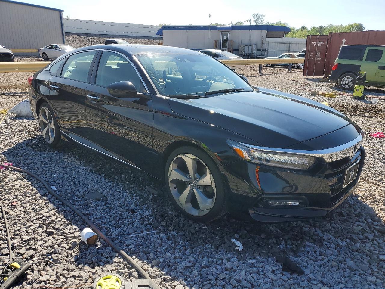 2018 HONDA ACCORD TOURING photo 4
