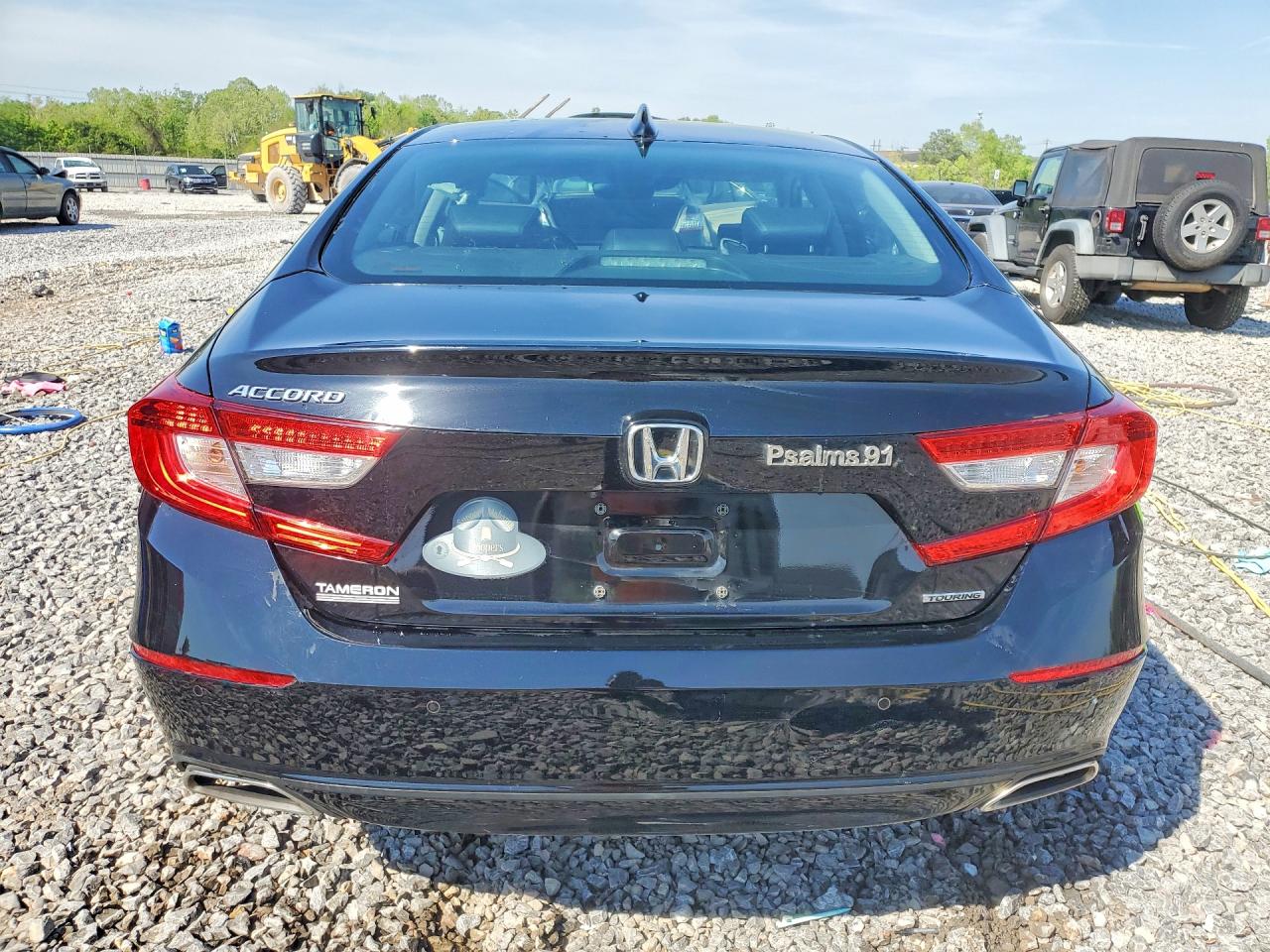 2018 HONDA ACCORD TOURING photo 6