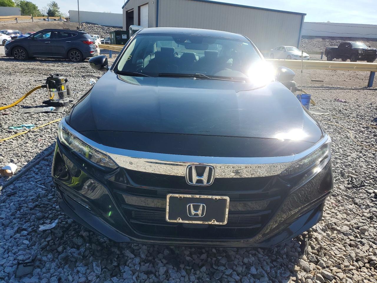 2018 HONDA ACCORD TOURING photo 5