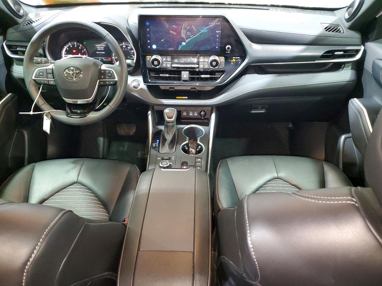 2024 TOYOTA HIGHLANDER XSE photo 15