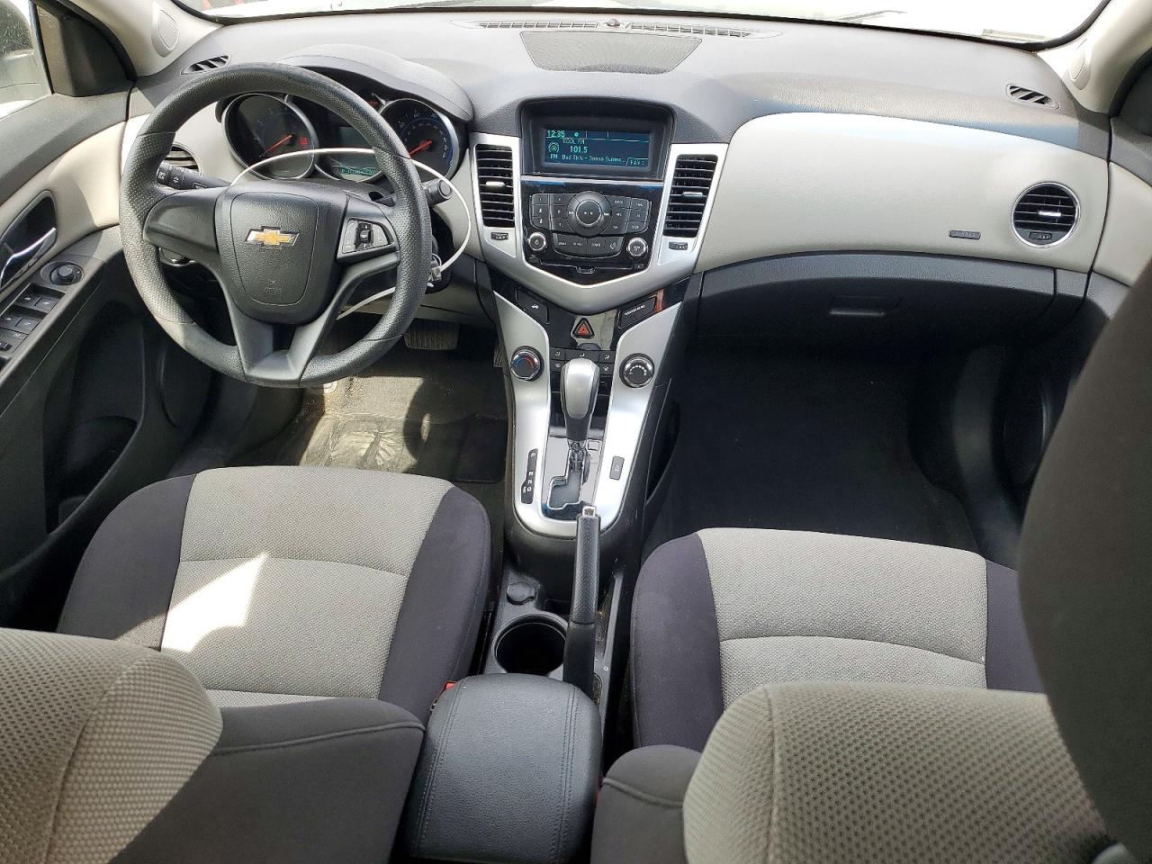 2015 CHEVROLET CRUZE LS photo 8
