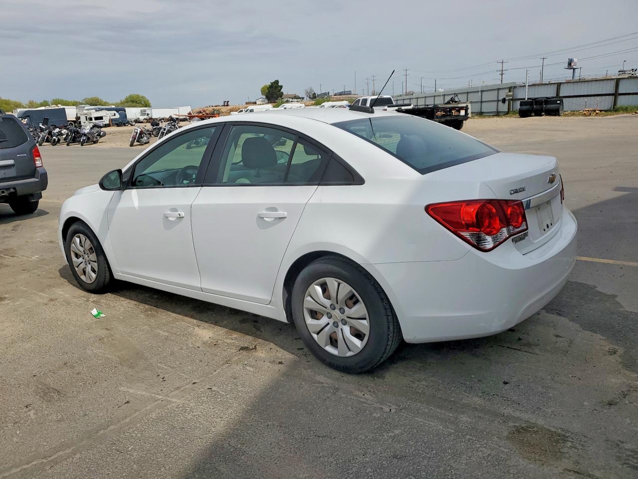 2015 CHEVROLET CRUZE LS photo 2