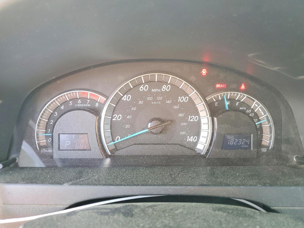 2012 TOYOTA CAMRY SE photo 17