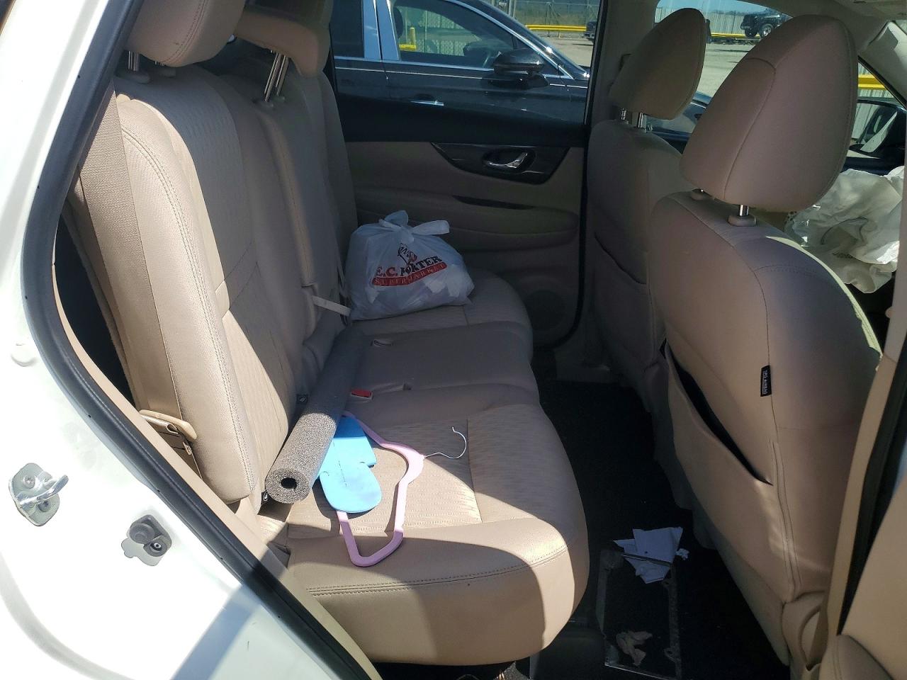 2017 NISSAN ROGUE SV photo 21